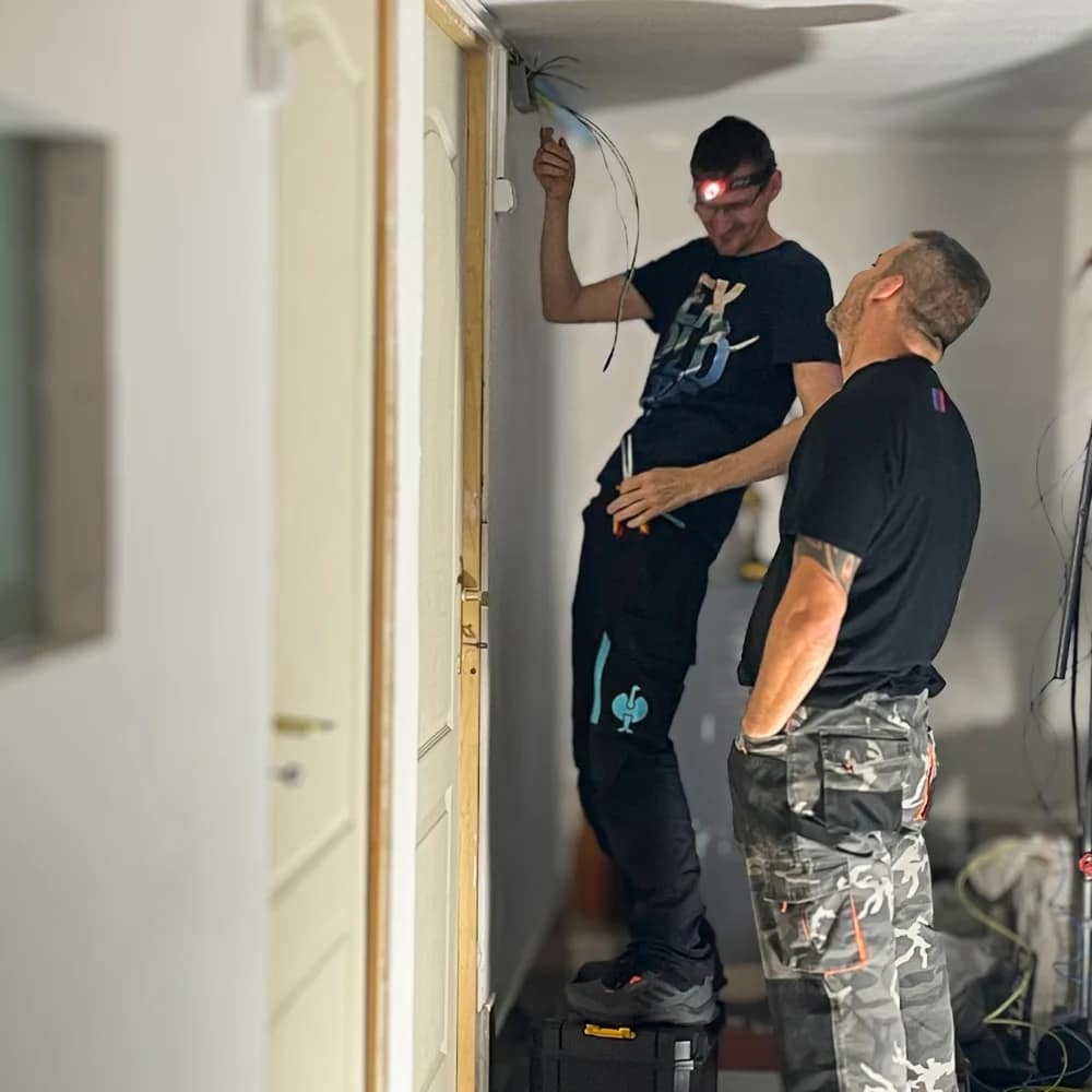 soma-es-miki-villanyszereles